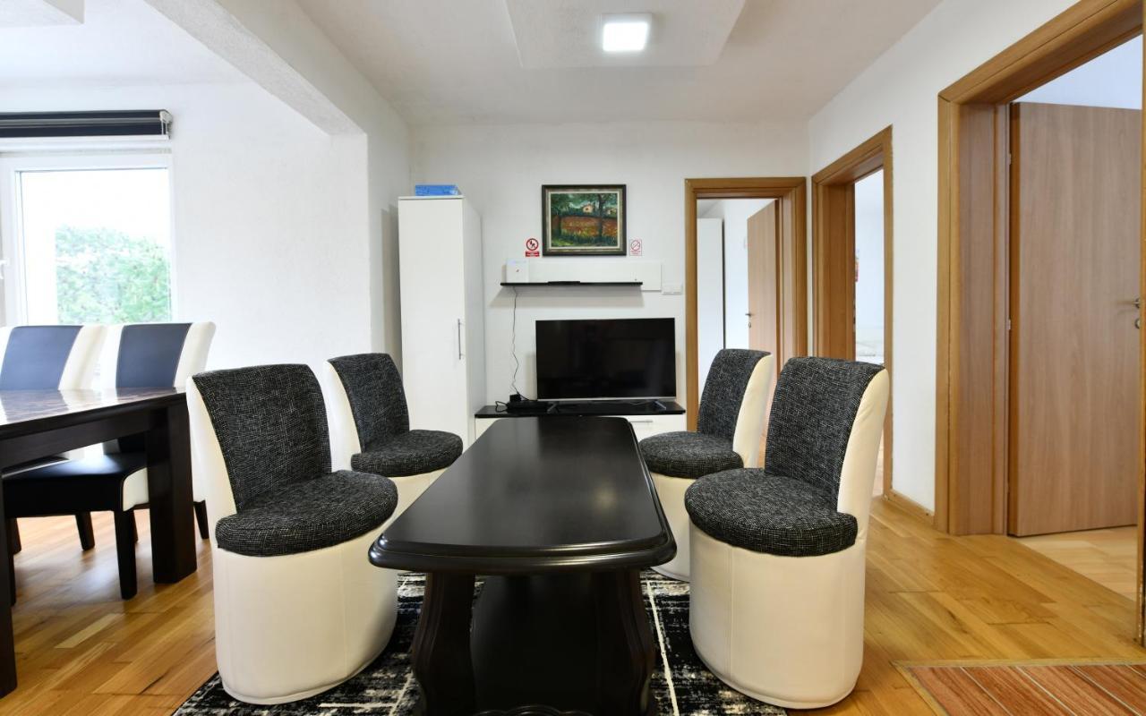 Lora Apartment Rakovica Exterior photo