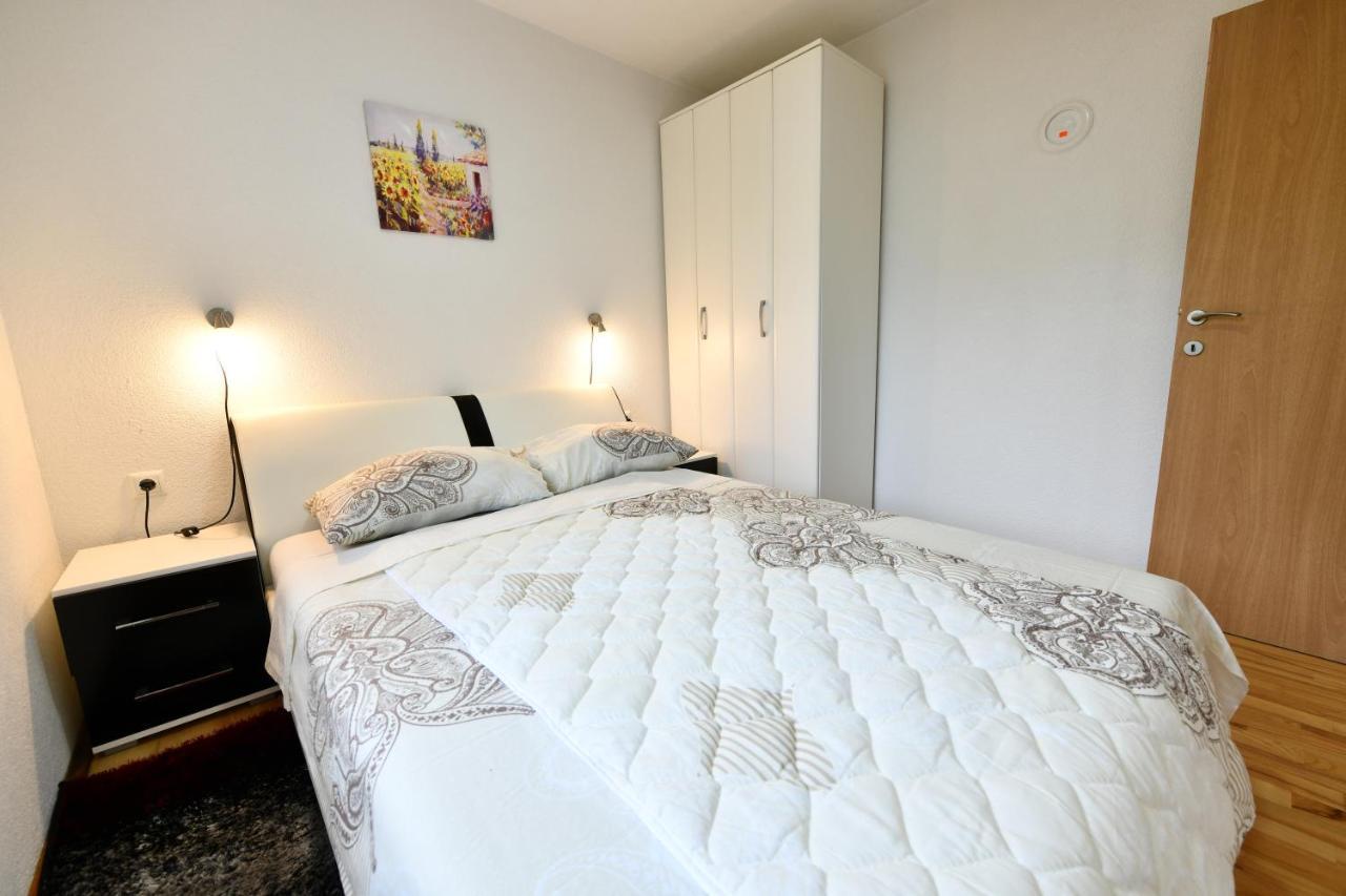 Lora Apartment Rakovica Exterior photo
