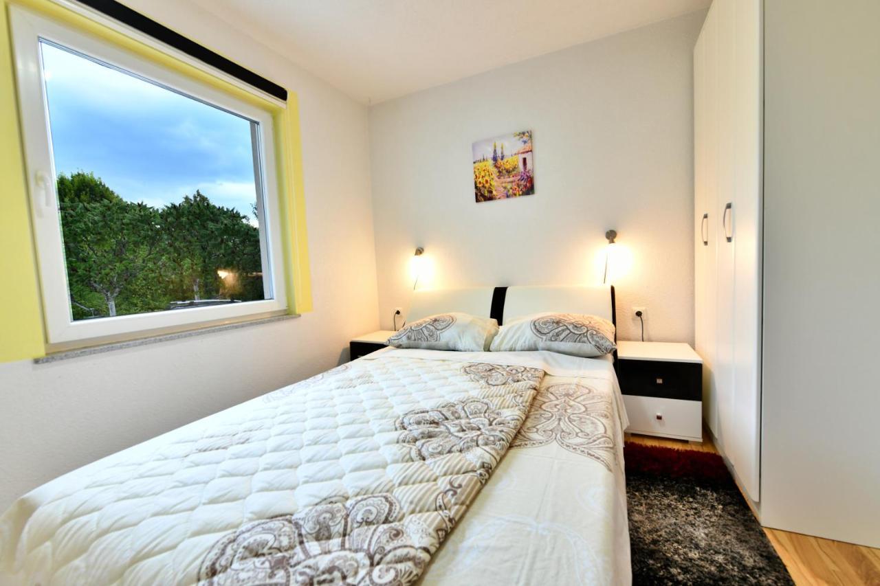 Lora Apartment Rakovica Exterior photo